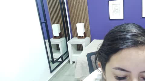Snapshot of alina_martinelli chatting on February 19, 11:38 am Alina online show from February 19, 11:38 am