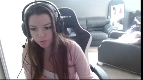 Snapshot of alina_nightshade chatting on September 24, 7:35 pm Alina Nightshade online show from September 24, 7:35 pm