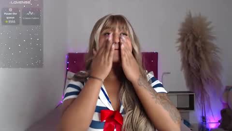 lili online show from October 31, 5:20 am