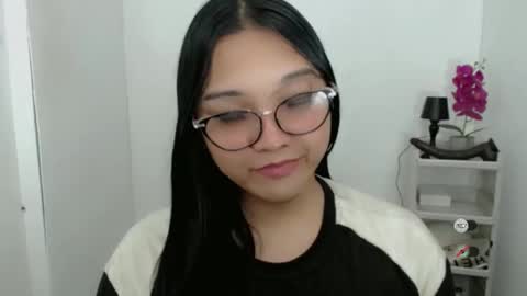 Shanti xhey online show from April 12, 4:10 pm