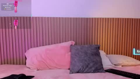 Snapshot of alisha_olsen_ chatting on October 9, 6:39 am alisha_olsen_ online show from October 9, 6:39 am