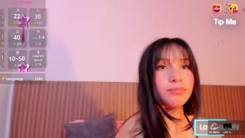 Snapshot of alisha_olsen_ chatting on October 8, 5:23 am alisha_olsen_ online show from October 8, 5:23 am