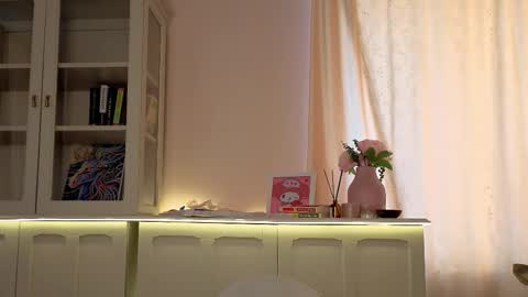 Alisia online show from March 13, 7:53 am