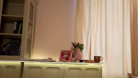 Alisia online show from February 26, 8:35 am