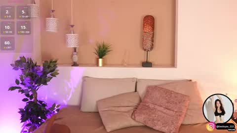 Snapshot of alison222_ chatting on September 27, 8:27 pm A L I S O N  online show from September 27, 8:27 pm