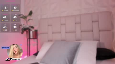Snapshot of alison222_ chatting on December 18, 7:52 pm A L I S O N  online show from December 18, 7:52 pm