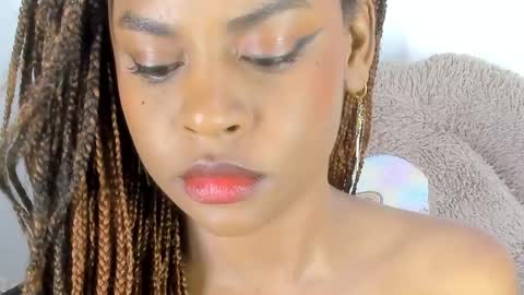 Snapshot of alison_ker chatting on September 25, 1:59 am Sofias house online show from September 25, 1:59 am