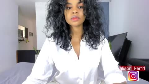 Snapshot of alison_ker chatting on December 8, 8:36 pm Sofias house online show from December 8, 8:36 pm
