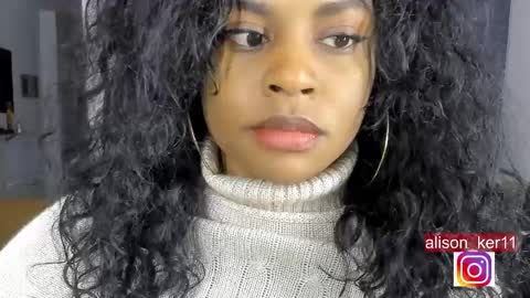 Snapshot of alison_ker chatting on December 15, 8:52 am Sofias house online show from December 15, 8:52 am