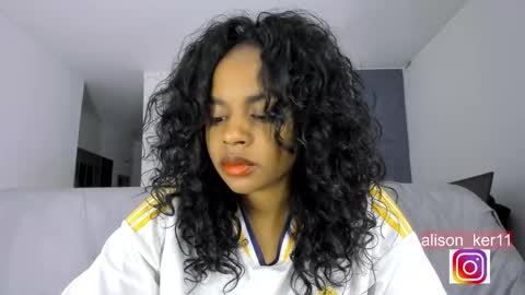 Snapshot of alison_ker chatting on December 7, 11:45 pm Sofias house online show from December 7, 11:45 pm