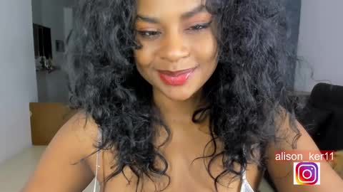 Snapshot of alison_ker chatting on December 19, 9:51 am Sofias house online show from December 19, 9:51 am