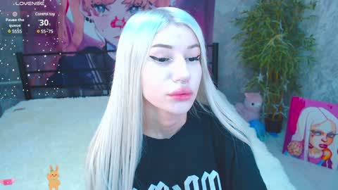 Snapshot of alison_moonlight chatting on January 31, 2:04 am Alison online show from January 31, 2:04 am
