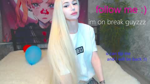 Snapshot of alison_moonlight chatting on December 30, 10:34 pm Alison online show from December 30, 10:34 pm