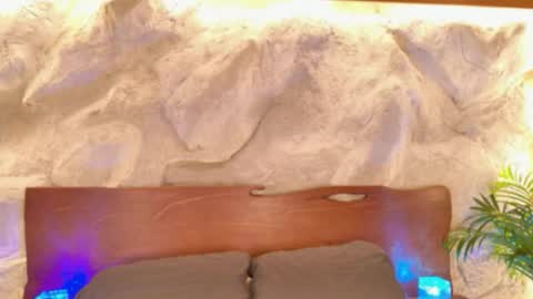 Alison Moon  online show from February 6, 11:41 pm