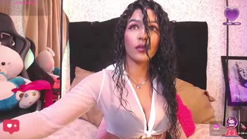 Snapshot of alisse_laurent chatting on February 27, 3:25 am alisse online show from February 27, 3:25 am