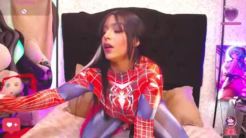 Snapshot of alisse_laurent chatting on February 22, 3:23 am alisse online show from February 22, 3:23 am
