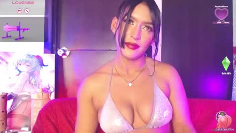 Snapshot of alisse_laurent chatting on January 13, 5:01 am alisse online show from January 13, 5:01 am