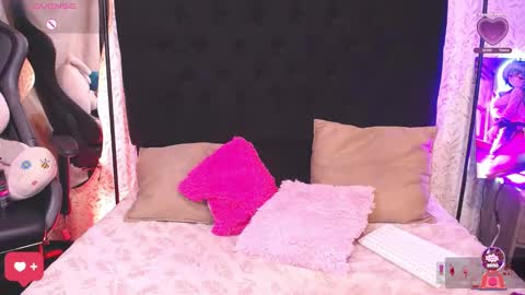 Snapshot of alisse_laurent chatting on February 21, 3:12 am alisse online show from February 21, 3:12 am