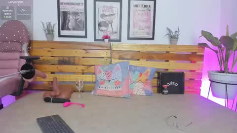 Alisson  online show from November 18, 12:11 am