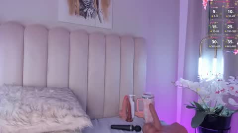 Snapshot of alissyadanger chatting on September 24, 6:01 am TATIS online show from September 24, 6:01 am