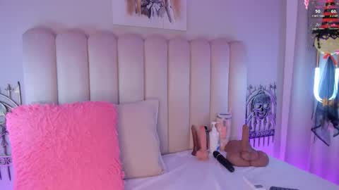 Snapshot of alissyadanger chatting on October 17, 3:54 am TATIS online show from October 17, 3:54 am