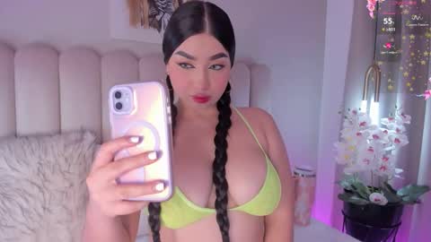 Snapshot of alissyadanger chatting on September 18, 2:43 am TATIS online show from September 18, 2:43 am
