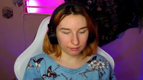 Snapshot of alisun_ chatting on September 19, 9:03 pm A L I C E online show from September 19, 9:03 pm