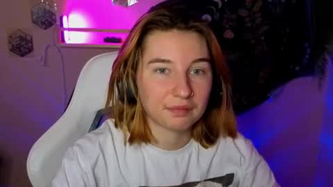 Snapshot of alisun_ chatting on September 24, 6:51 pm A L I C E online show from September 24, 6:51 pm