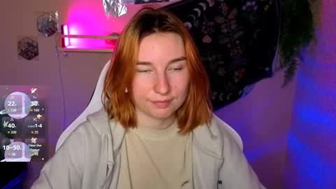 Snapshot of alisun_ chatting on September 14, 8:51 pm A L I C E online show from September 14, 8:51 pm