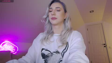 A day u didnt smile is a lost day online show from February 11, 9:55 am