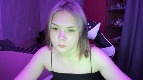 Snapshot of alli_zi chatting on October 20, 3:37 pm Blair online show from October 20, 3:37 pm