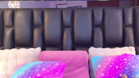 Allicia online show from February 3, 7:10 pm