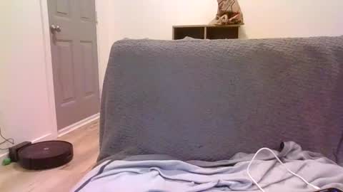 alliebearx online show from February 24, 4:47 am