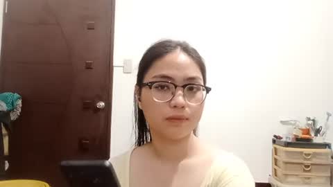 Elise online show from June 25, 11:34 am
