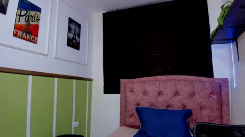 ALLISON online show from April 18, 4:04 am