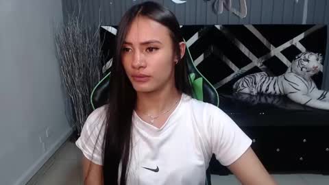 Snapshot of allisson_a chatting on March 7, 3:40 am Allisson online show from March 7, 3:40 am