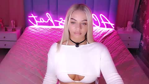 AlwaysHot online show from February 9, 2:14 am