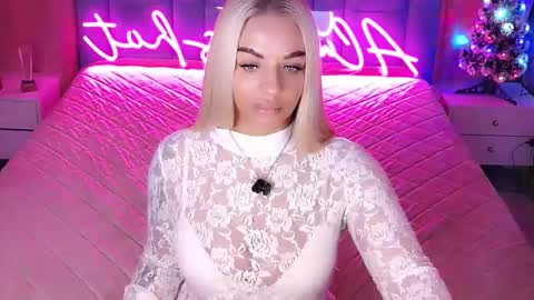 AlwaysHot online show from January 16, 2:40 am