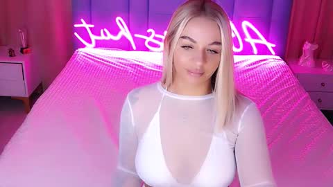 AlwaysHot online show from November 9, 2:18 am