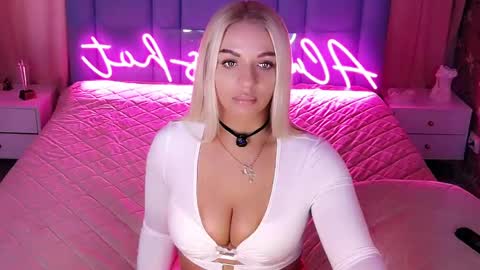 AlwaysHot online show from March 2, 2:11 am