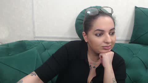         online show from April 4, 6:51 pm