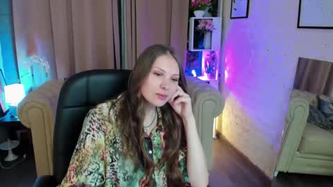 Snapshot of alma_diaz chatting on October 28, 5:46 am Alma online show from October 28, 5:46 am