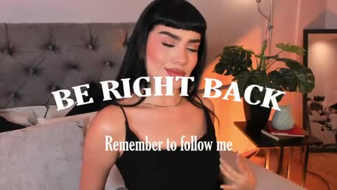 Mia online show from June 1, 2:41 pm