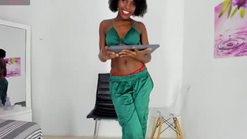 Snapshot of almasaennz chatting on February 13, 7:10 pm   online show from February 13, 7:10 pm