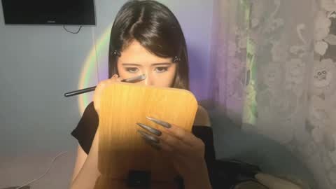 Emily online show from April 3, 11:30 am