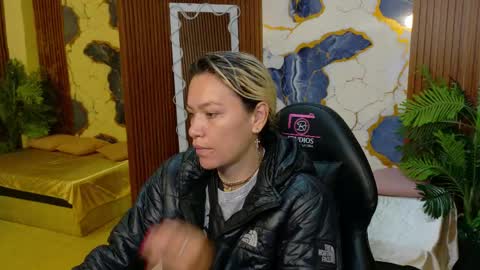 alonddra_tay online show from May 18, 12:00 pm