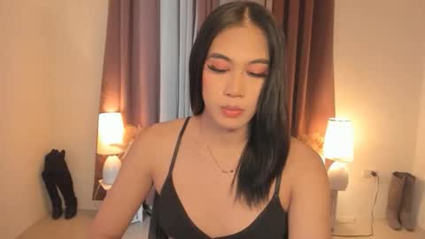 alwina_williams online show from April 8, 7:10 am