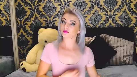 aly online show from February 6, 11:20 am