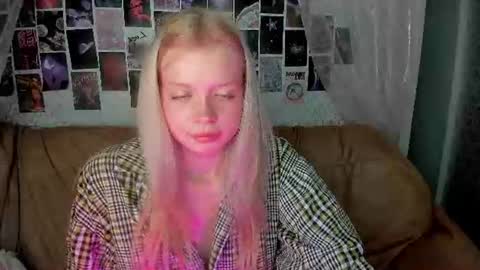 Alysa   7GMT  online show from June 17, 1:56 pm