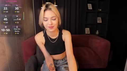 Alysia online show from November 12, 2:15 pm